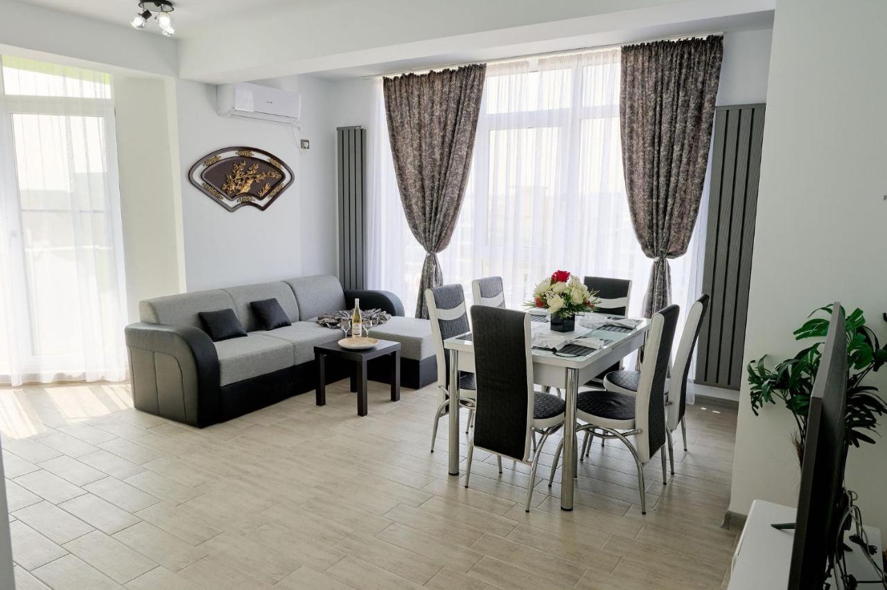 Moon Sea View Apartment - Spa N Pools Resort Mamaia Bagian luar foto