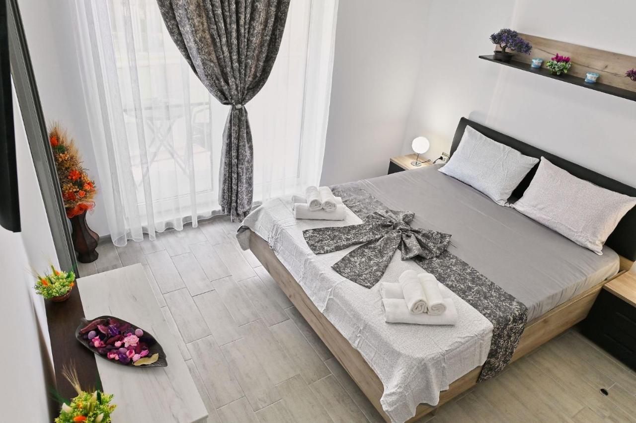 Moon Sea View Apartment - Spa N Pools Resort Mamaia Bagian luar foto