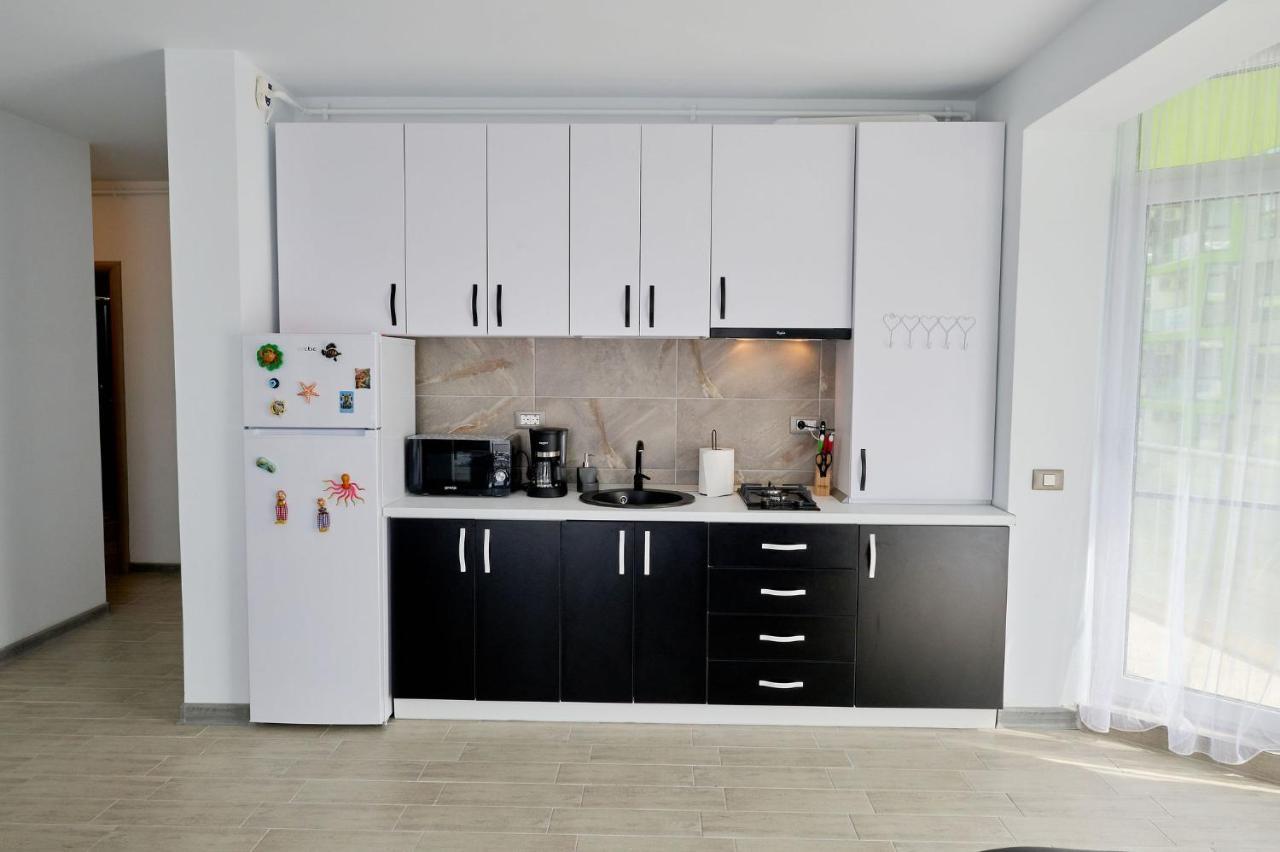 Moon Sea View Apartment - Spa N Pools Resort Mamaia Bagian luar foto
