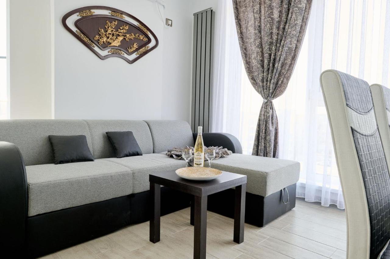 Moon Sea View Apartment - Spa N Pools Resort Mamaia Bagian luar foto