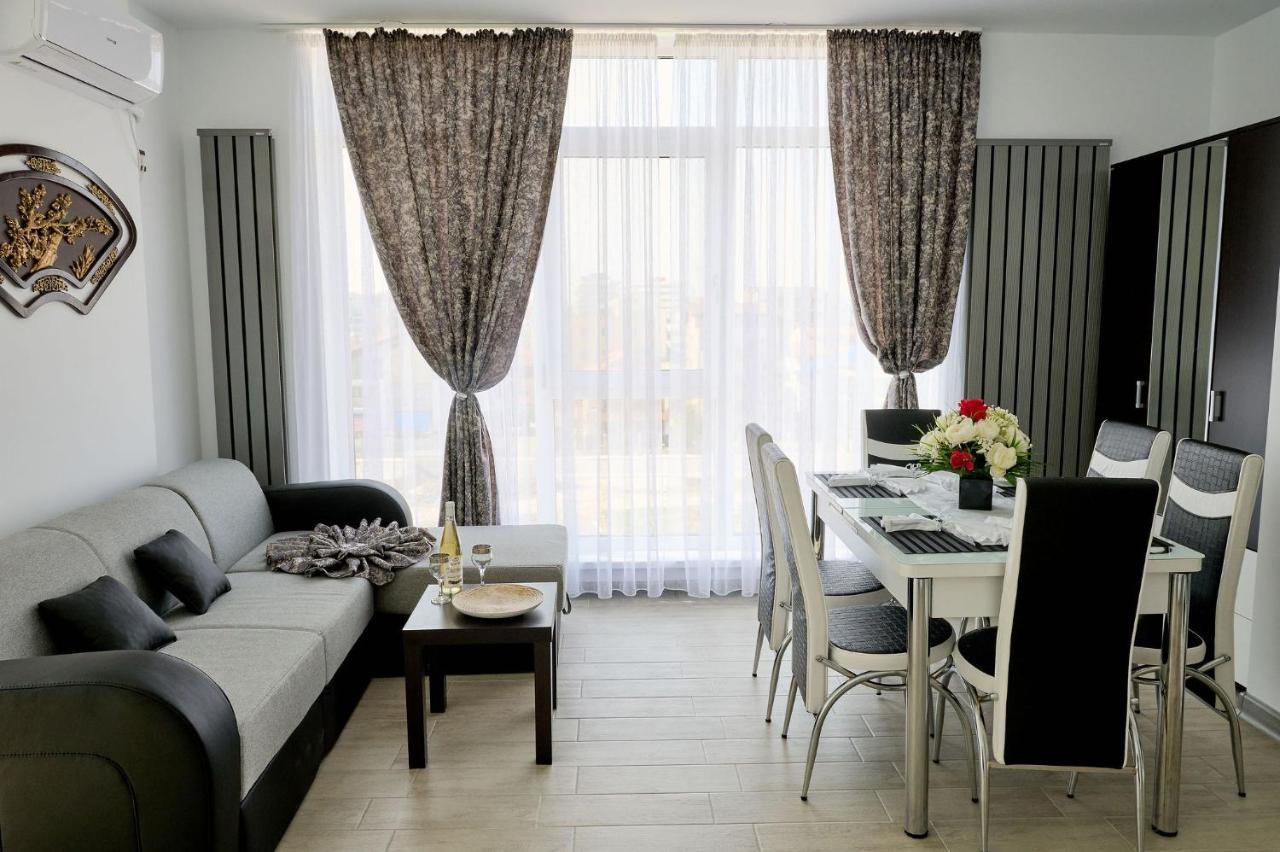 Moon Sea View Apartment - Spa N Pools Resort Mamaia Bagian luar foto