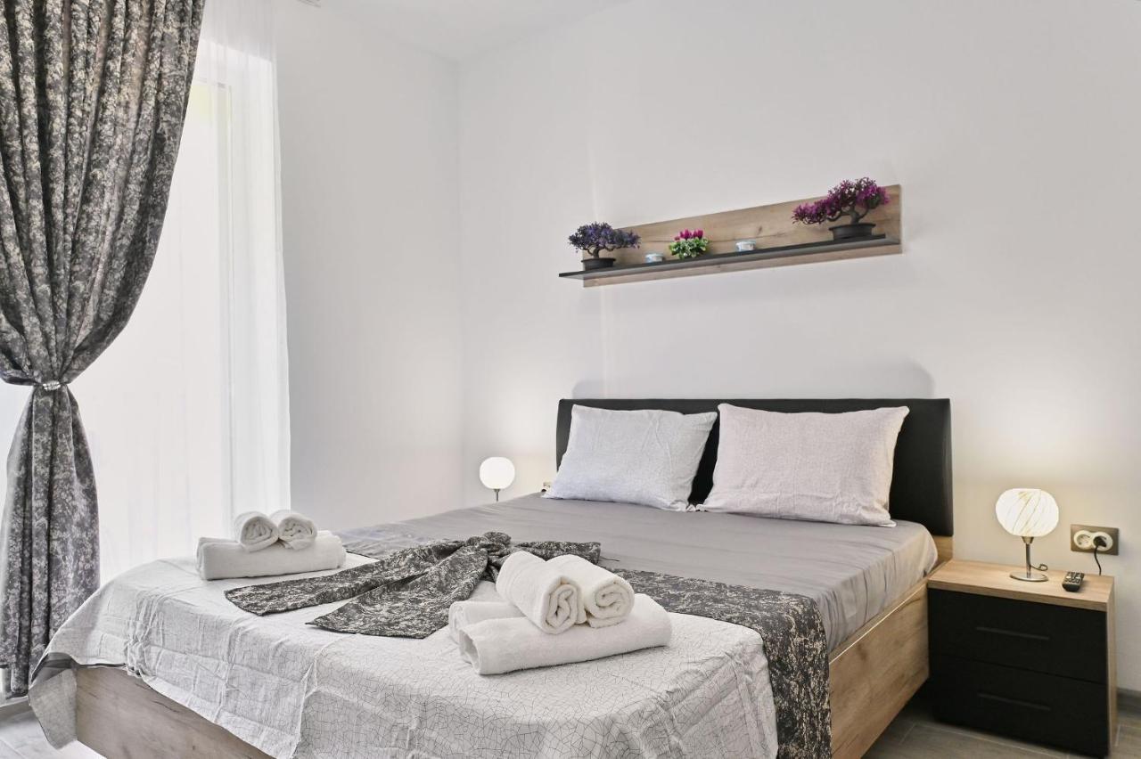 Moon Sea View Apartment - Spa N Pools Resort Mamaia Bagian luar foto